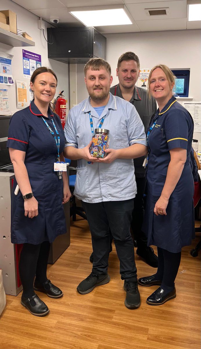 Well done to Noah @CalderWardPicu he guessed the amount of sweets in the jar correctly 🍬 🍭 from the nurses day event !! Enjoy the sweets @chrisbrewer7 @JoanneT42245080 #NursesDay2024