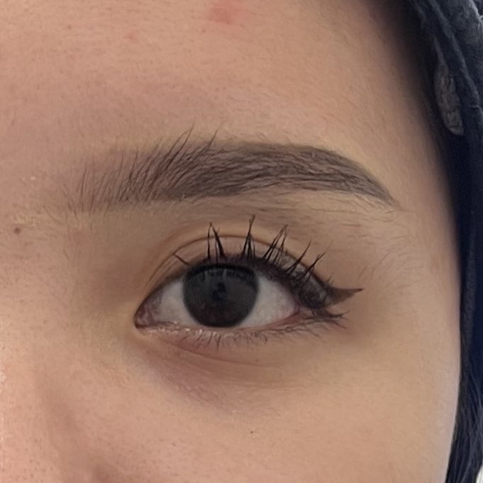 [tutorial mascara yang hasilnya jadi keliatan banget kalo di kamera]

banyak yang bilang kalo pake mascara ga keliatan, hasilnya lurus ajaa

sini gue kasih tipsnya biar hasilnya kayak gini: