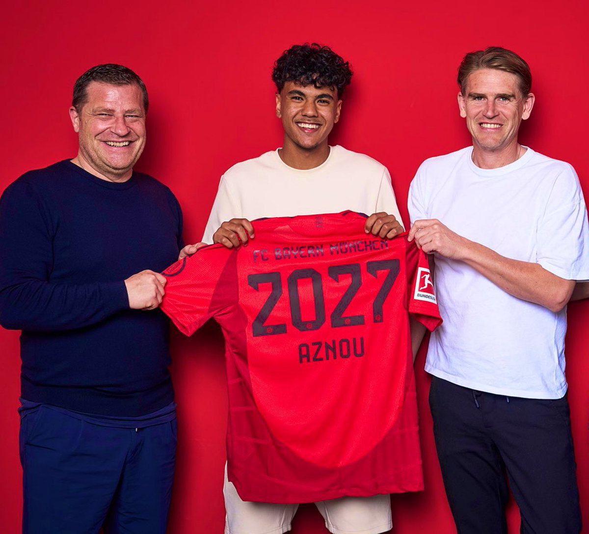 🚨𝗢𝗙𝗙𝗜𝗖𝗜𝗘𝗟 ! La pépite Adam Aznou signe son premier contrat professionnel avec le Bayern FC à l’âge de 17 ans ! ✍️🇲🇦