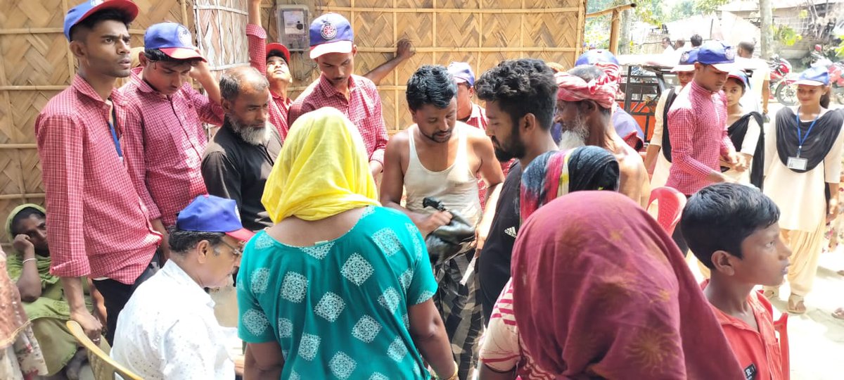 After a disastrous fire blaze in a residential area of Katahguri, Nagaon, ASSAM, NSS volunteers of Katahguri Jr. College reached out helping, distributed essential food items among families during the crisis. @_NSSIndia @YASMinistry @ianuragthakur @NisithPramanik