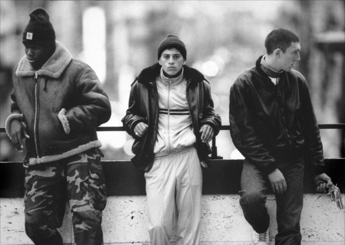 🤩🔥 Sala piena al #CinemaMariani per 𝗟'𝗢𝗗𝗜𝗢, che a distanza di 30 anni si conferma un cult capace di unire più generazioni. 
Noi siamo cresciuti; la rabbia di Vinz, Hubert e Said è rimasta la stessa.
"𝐹𝑖𝑛𝑜 𝑎 𝑞𝑢𝑖 𝑡𝑢𝑡𝑡𝑜 𝑏𝑒𝑛𝑒"

#Odio #LaHaine #cinemaincentro