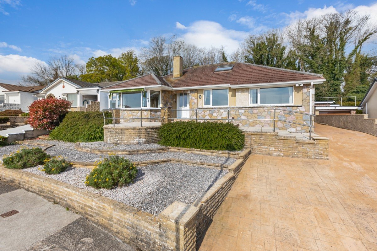 BUNGALOW FOR SALE 🌿 Broadley Drive
Guide £595,000 Freehold

📞 01803 296500
📧 mail@johncouch.co.uk 

#bungalowsforsale #forsale #estateagentsuk #househunting #torquayproperty #torquay #estateagentstorquay #estateagentsdevon #devonproperty