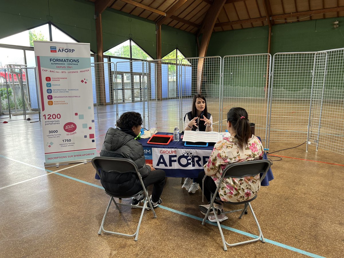 Ouverture des portes ce matin du Village de l’apprentissage au gymnase Benjamin Bernard de Le Mee-sur-Seine #semainedelapprentissage #missionlocale #apprentissage