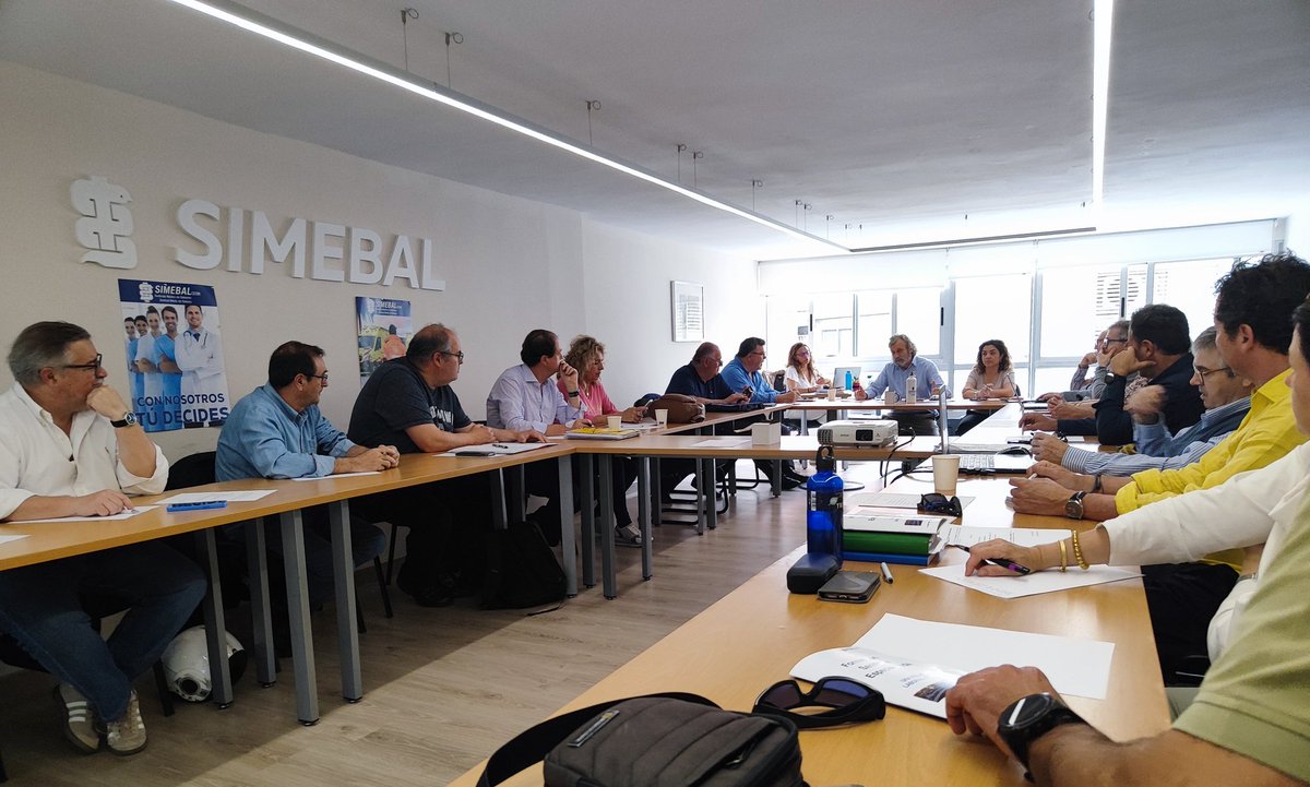 SimebalCesm's tweet photo. 🔵 Está mañana tenemos reunión del Comité Ejecutivo.
➡️ Repasamos temas sobre los que estamos trabajando y las líneas de actuación a seguir.
#SIMEBAL #Comité https://t.co/EgXXGvSxtl