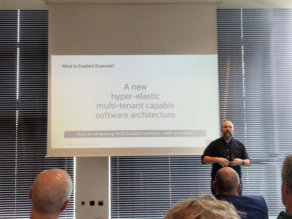 #ORACLE #Exadata #Exascale comming in the 'very near future' great 'announcment' 😉 @alex_blyth @DOAGeV #DOAGDB24. Runs even on older #X8M machines.