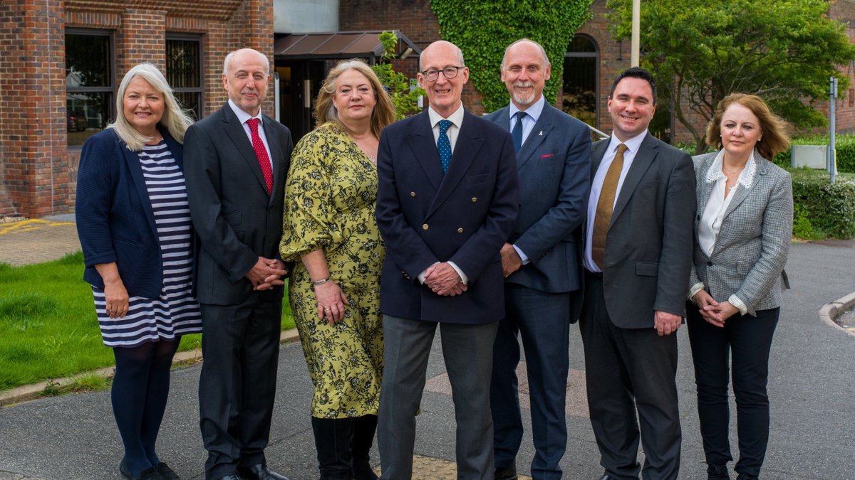 Last night Cllr Roddy Hogarth (centre) was elected as our new Leader. Cllr Hogarth's new Cabinet will focus on delivering residents’ priorities around economic development, protecting weekly waste collections & delivering a new Local Plan. See more at sevenoaks.gov.uk/news/article/4…