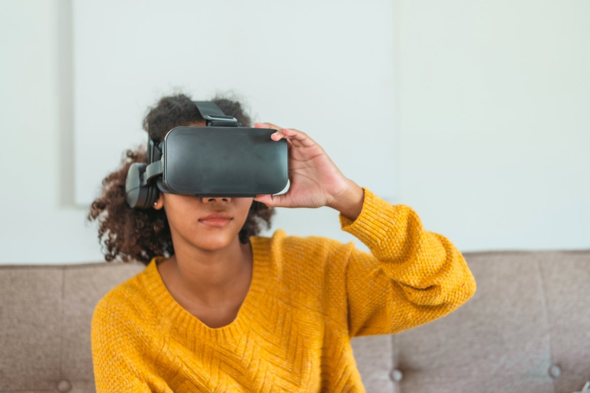 🥽#VR could be used as part of eating disorders treatment. @drbould @MariRoseKennedy @lisamaythomas @LucyABiddle et al. interviewed people with lived experience + clinicians Read their new paper published in @JMIR_XR News tinyurl.com/3vppsuf2 Paper tinyurl.com/ms8f86h9