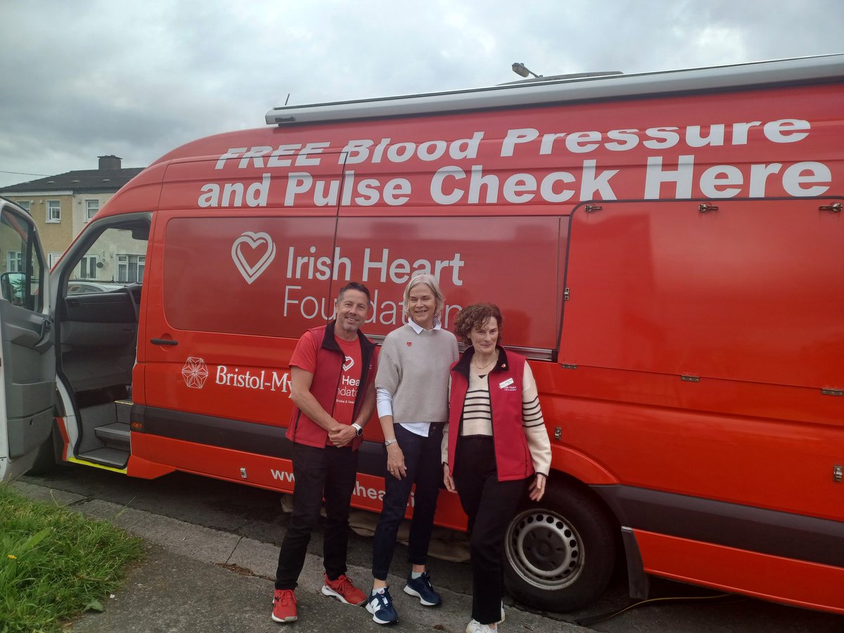 Ann Marie, Helen & Peter from @Irishheart_ie are here until 1.30pm with their Mobile Health Unit providing FREE blood pressure, pulse checks and heart checks if you're in the area and would like to avail of this service pop by ❤️ #MindingYourself #GetYourselfCheckedOver