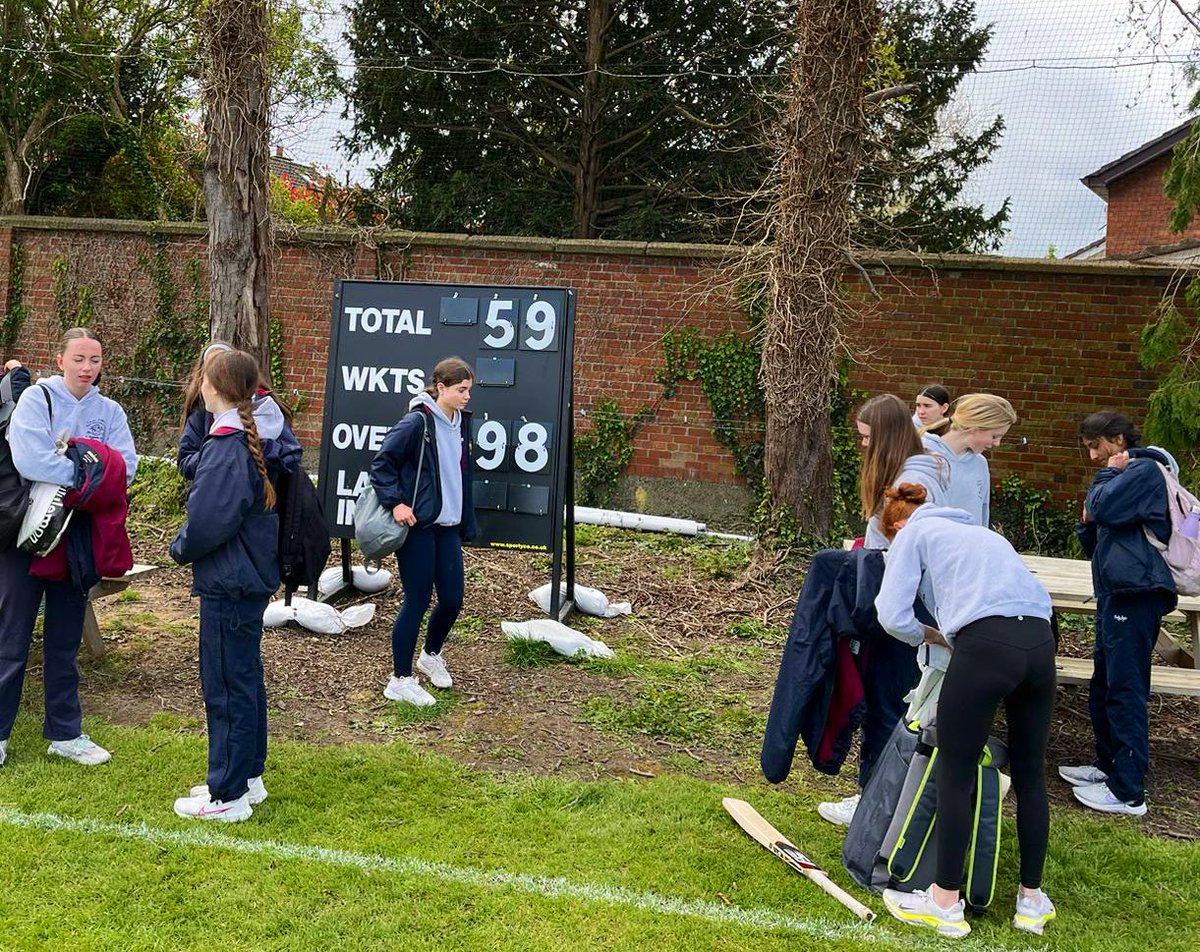 Another great win for our Junior Cricket team this week vs Wesley! Onto the Semi’s- great job! 👏🏼 #loretosport