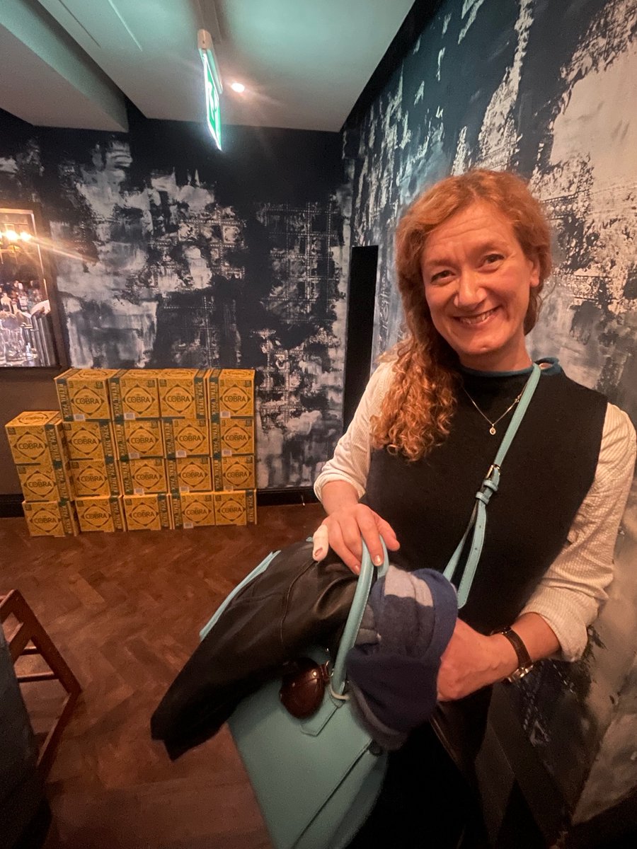 A long-awaited curry catchup with the timeless @katyguest36912 seen here in front of a wall of Cobra beer. I've met so many wonderful colleagues and fellow travellers since my return to publishing three years ago. Grateful and all the richer for it. 🩵🩵🩵