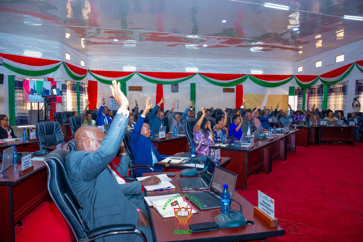 Le 3ème projet de loi unanimement adopté par le @burundi_senat concerne la ratification par la République du Burundi d’un accord de coopération en matière de la main d’œuvre entre le #Burundi et le #Gabon. Il est opportun de ratifier cet accord pour répondre aux besoins du