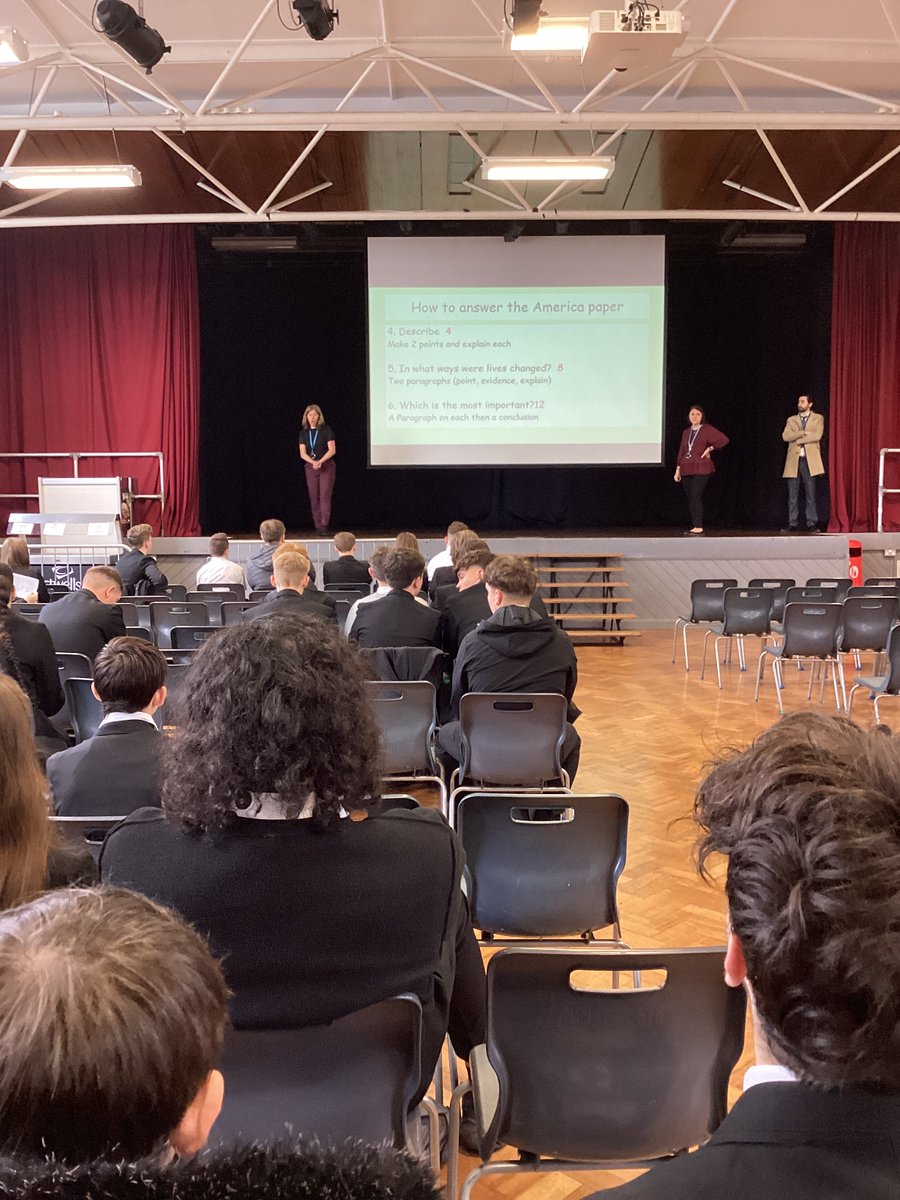 PoolHayesAcad's tweet image. This morning our Year 11 historians were in school at 8:20am preparing for their history paper 1 exam at 9am ⚔️ #unlockingyourpotential