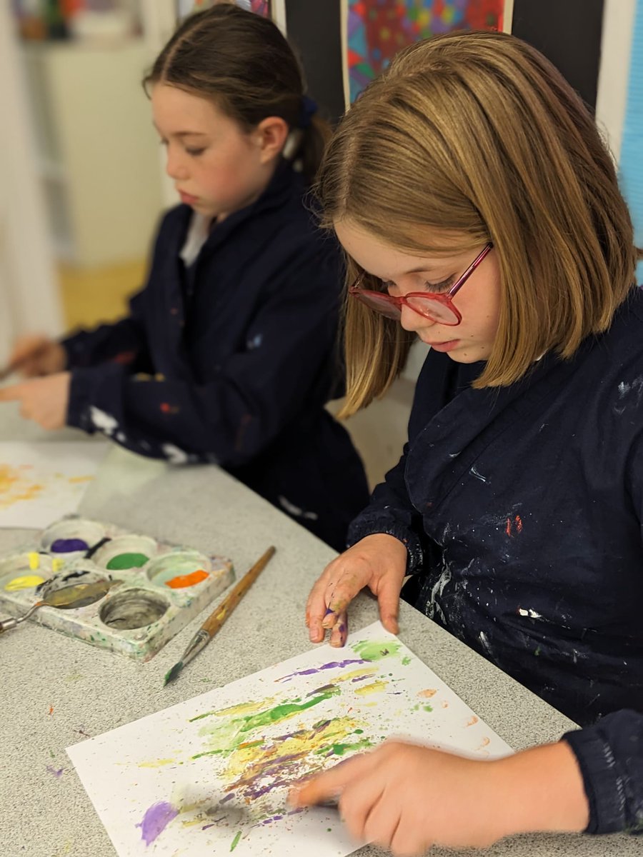 Year 5 are studying Jackson Pollock and have been experimenting with different paint application effects. They have had lots of fun!

#artinschools #girlsdoingart #prepschool #prep #jacksonPollock #painting #privateschool #independentschool #privategirlsschool