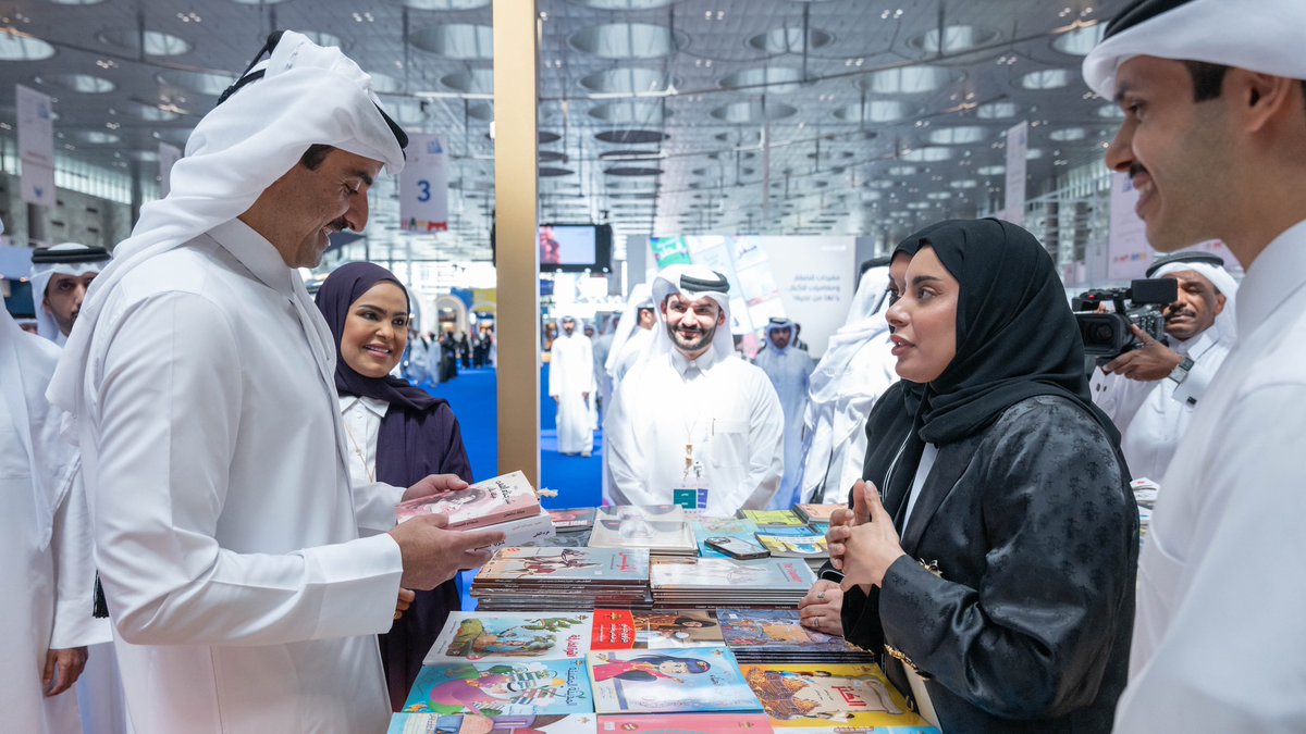 سمو الأمير المفدى يزور معرض الدوحة الدولي للكتاب في نسخته الـ 33، والمقام في مركز الدوحة للمعارض والمؤتمرات تحت شعار 'بالمعرفة تُبنى الحضارات'. bit.ly/4arzYNb