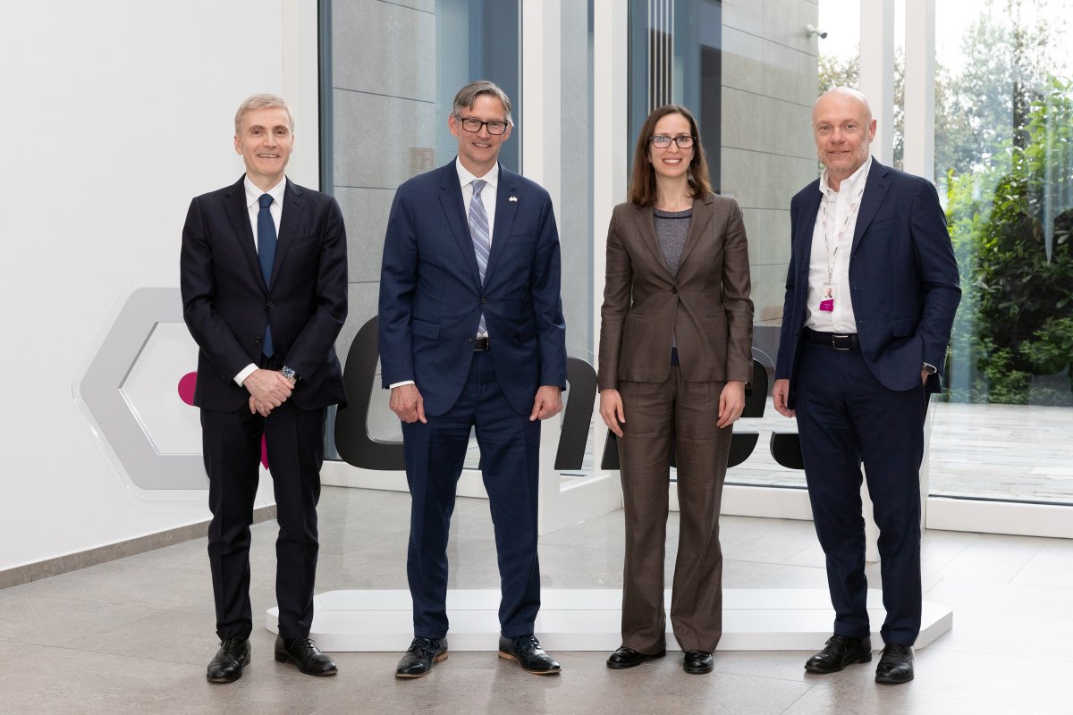 On May 13th, #ChiesiGroup had the pleasure of welcoming Mr. Douglass Benning, <a href="/US/">s</a> Consulate Milan, to our headquarters in Parma. In a discussion around US Healthcare dynamics we shared our plans to expand our impact in the US, fostering innovation &amp; sustainability.