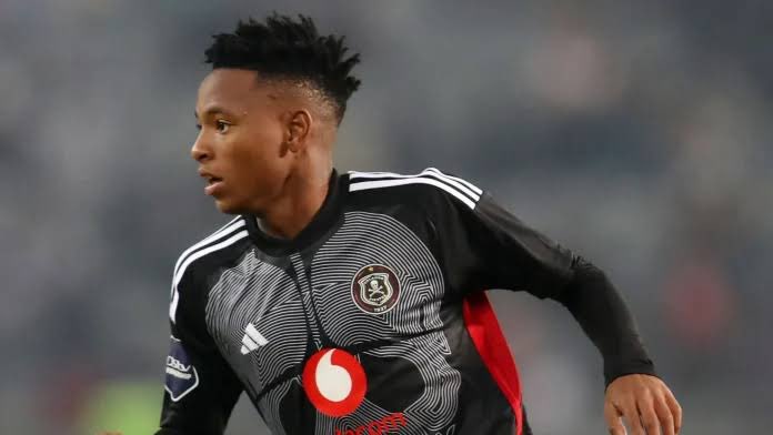 🇿🇦Breaking: Orlando Pirates teenage superstar Relebohile Mofokeng has finally earned his first call-up to Bafana Bafana.