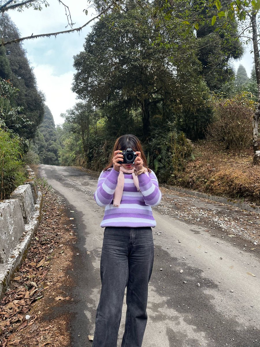 QT with your mountain media!
Picture taken Somewhere in Darjeeling.