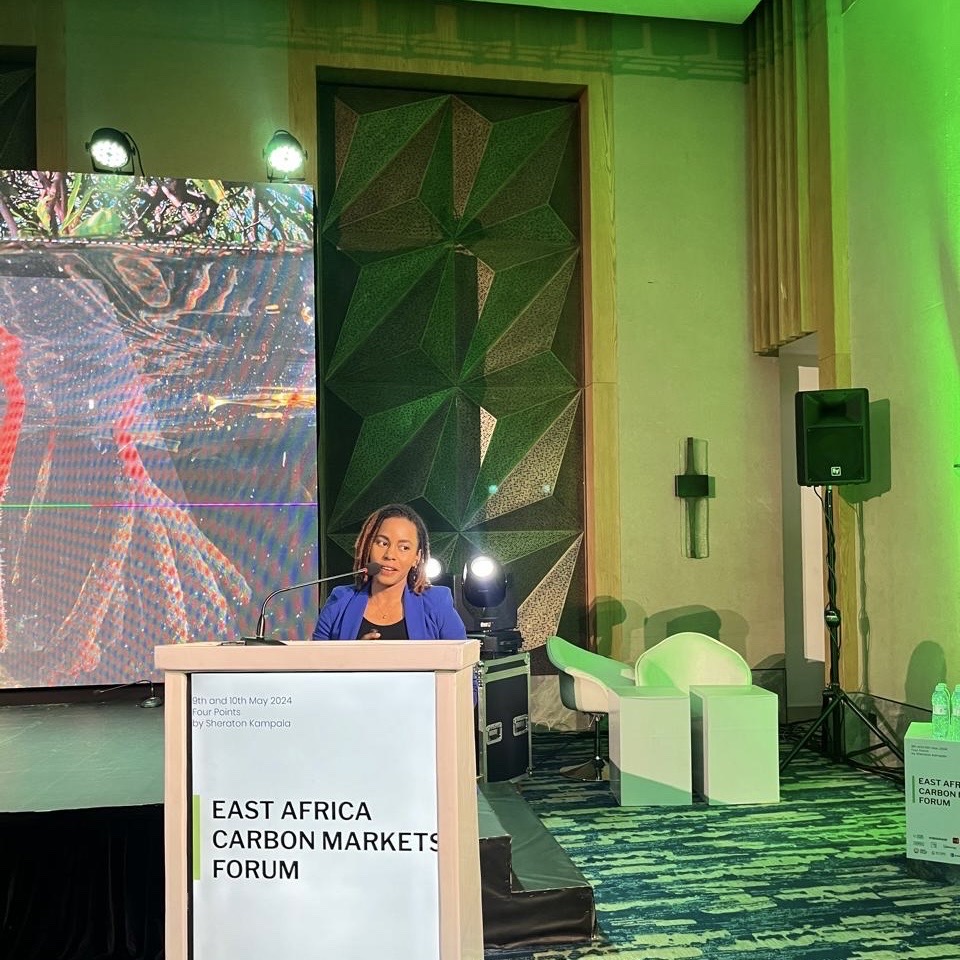 🎤 Last week, Bianca Gichangi represented VCMI at the @EAcarbonmarkets Forum, delivering a keynote address on accelerating #greengrowth through #carbonfinance. 🌍