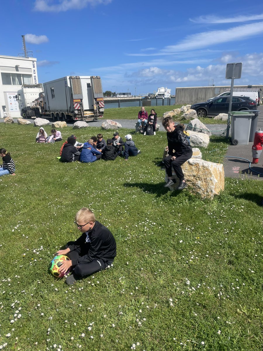 Gare maritime et phare de Ouistreham..