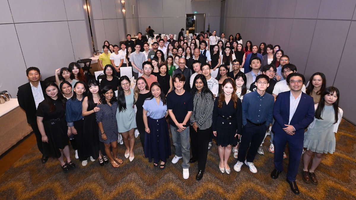 The graduating cohort of NUS Law’s LLM and JD programmes had the chance to reinforce their close bonds at their celebratory farewell dinner. What stood out for them during their time at NUS Law? Read more at: law.nus.edu.sg/media/the-next…