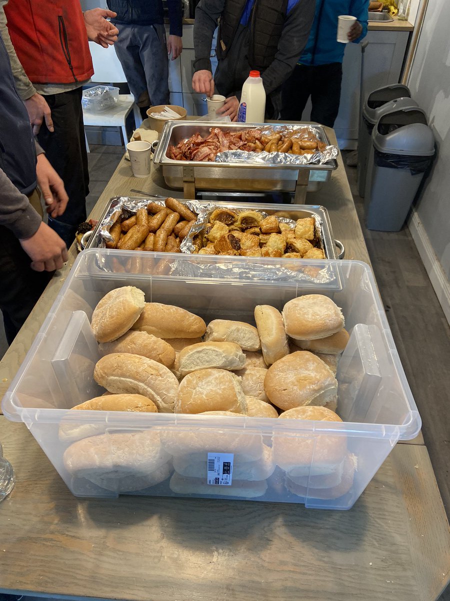 A little show of appreciation to all our staff by getting them a well earned breakfast this morning ☕️🥓🥖 A massive thanks to them for all their hard work and a successful start to the new season 👏👏 #TeamJHR