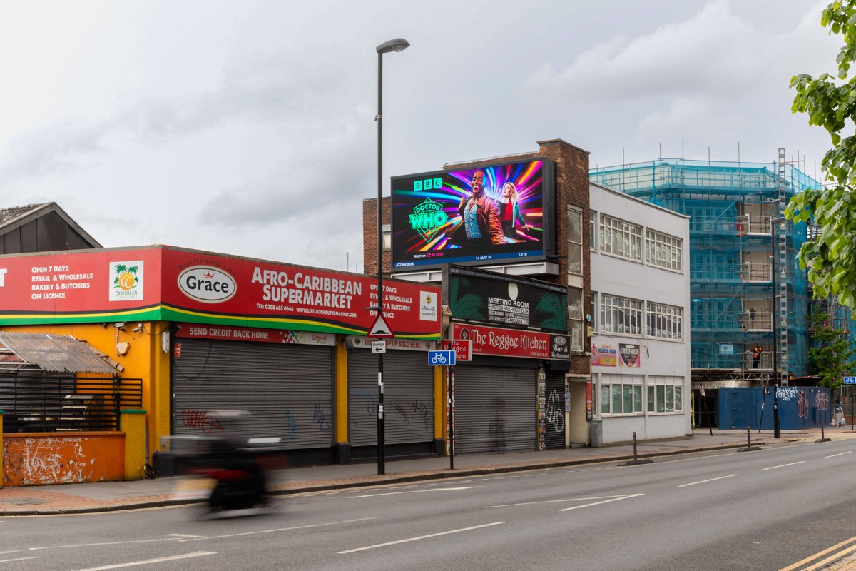 'BBC Doctor Who' . @bbcdoctorwho / @BBCiPlayer . @JCDecaux_UK . #ooh #outofhome #advertising #oohmedia #oohadvertising #advertisingphotography