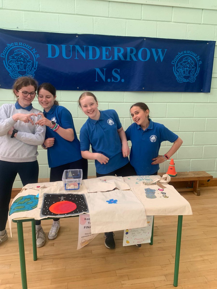 Well done to 5th class who have worked very hard to design beautiful unique tote bags as part of their Junior Entrepreneur project. They have had a busy few weeks designing the bags and selling them in school. Congratulations on such a successful project👏 @KinsaleNews @JEP_ie