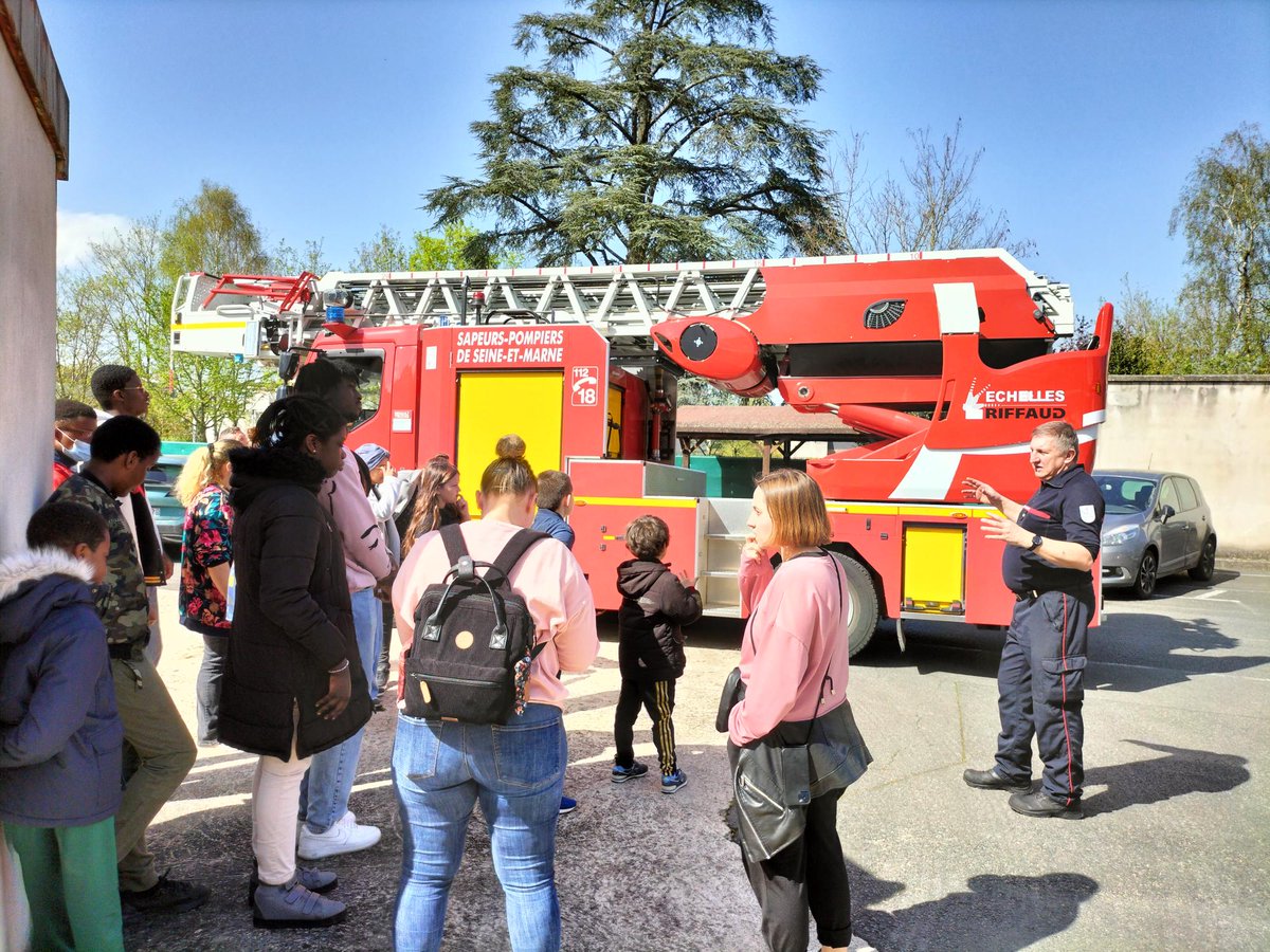 En avril notre Pôle enfance 77 a participé à des événements visant à sensibiliser à l’#autisme : 🏠 Intervention à la Maison de la Petite Enfance de Roissy-en-Brie 🚒 Sortie à la caserne de pompiers de Lagny-sur-Marne 🏅 Participation à la #JournéeEvasion de @PremiersdCordee