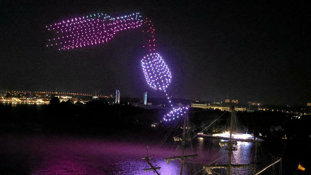 Vous l'aviez adoré en 2023 ? Il revient pour #BFV2024 ! ✨ Le nouveau spectacle de #drones sera lancé au-dessus de la Garonne les soirs des 28 et 29 juin 2024 😍

Le ballet volant &amp; nocturne sera visible depuis le site de Bordeaux Fête le Vin, sur les quais de #Bordeaux 🌕