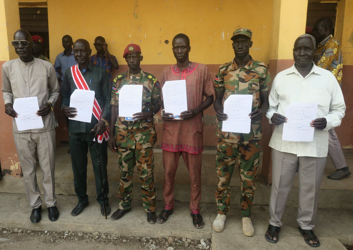 A two-day workshop on conflict mitigation and management jointly facilitated by #UNMISS & Upper Nile state authorities sought to boost trust + confidence among communities in Nasir and South Sudanese 🇸🇸uniformed personnel deployed here. 

Read 👉🏾 bit.ly/4bljSpO

#A4P