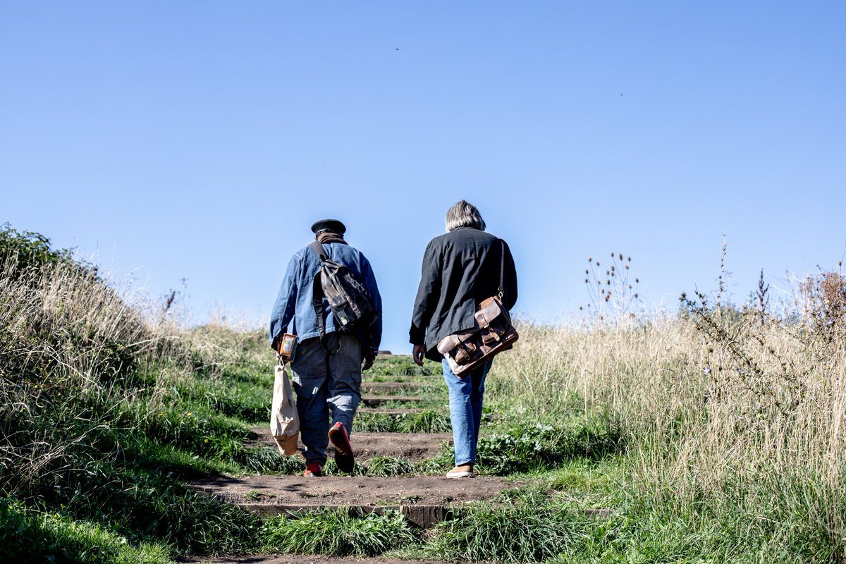 Our Befriending service shares tips on how older people can stay active and connect with others this #MentalHealthAwarenessWeek lght.ly/cg7hhlj
