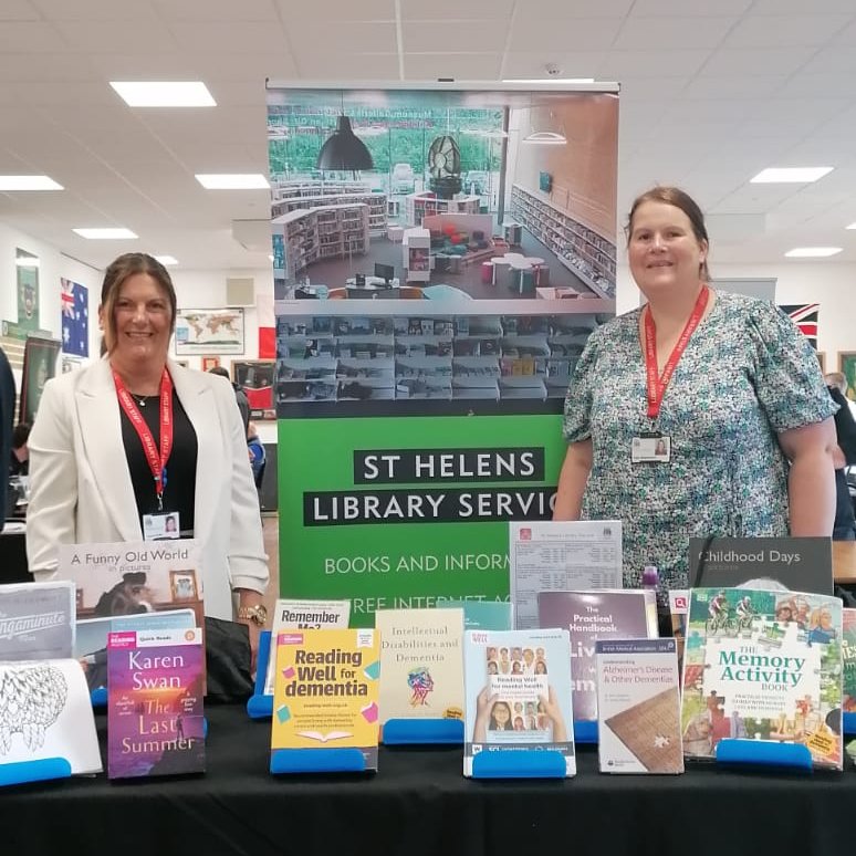 Two of our fab Outreach Officers (@joduf72 & @Chicklitlibrary) are at @PorticoVineRLFC today, until 3pm, for #Dementia Action Day. Joanne & Kate are promoting the new, updated #ReadingWell for Dementia books - available from all #StHelens libraries. 👉 sthelens.gov.uk/readingwell
