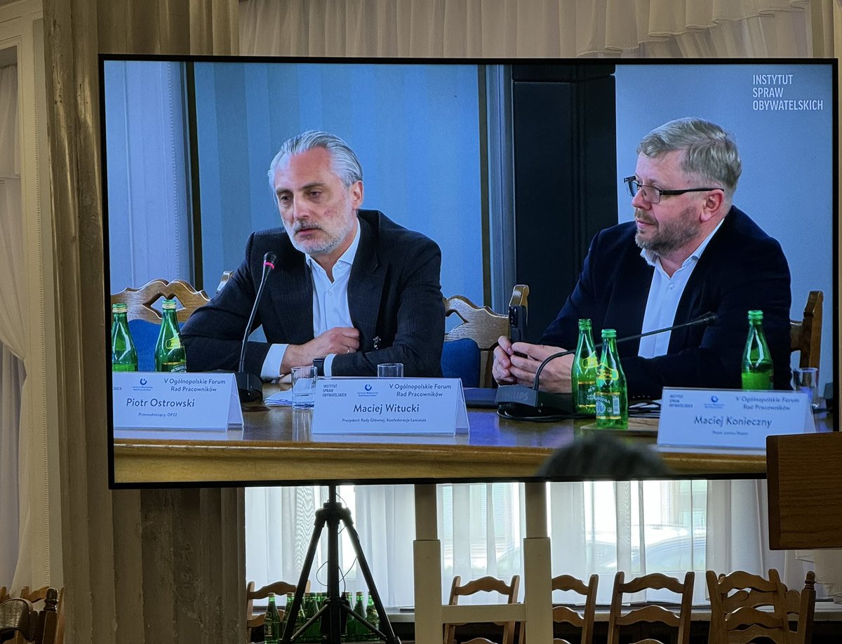 Z Przewodniczącym @OPZZcentrala Piotrem Ostrowskim debatujemy w #Sejm na V Ogólnopolskim Forum Rad Pracowników. Wspólna opinia że tylko silny dialog społeczny otwiera drogę do nowej, innowacyjnej i dynamicznej gospodarki