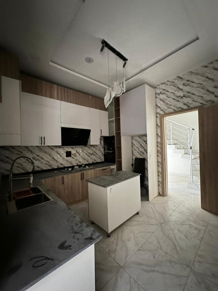 Adewuyi_247's tweet photo. 4 BEDROOM  DETACHED DUPLEX WITH BQ.

LOCATION: Orchid Lekki, Lagos

FACILITIES: 
- Fitted Kitchen
- En-suite rooms
- Water heater
- Heat extractor 

TITLE: Governor's Consent

PRICE: 150m asking

Opay Wike portable Atiku G- wagon brotherhood Saraki ASUU https://t.co/R3jPxADJps