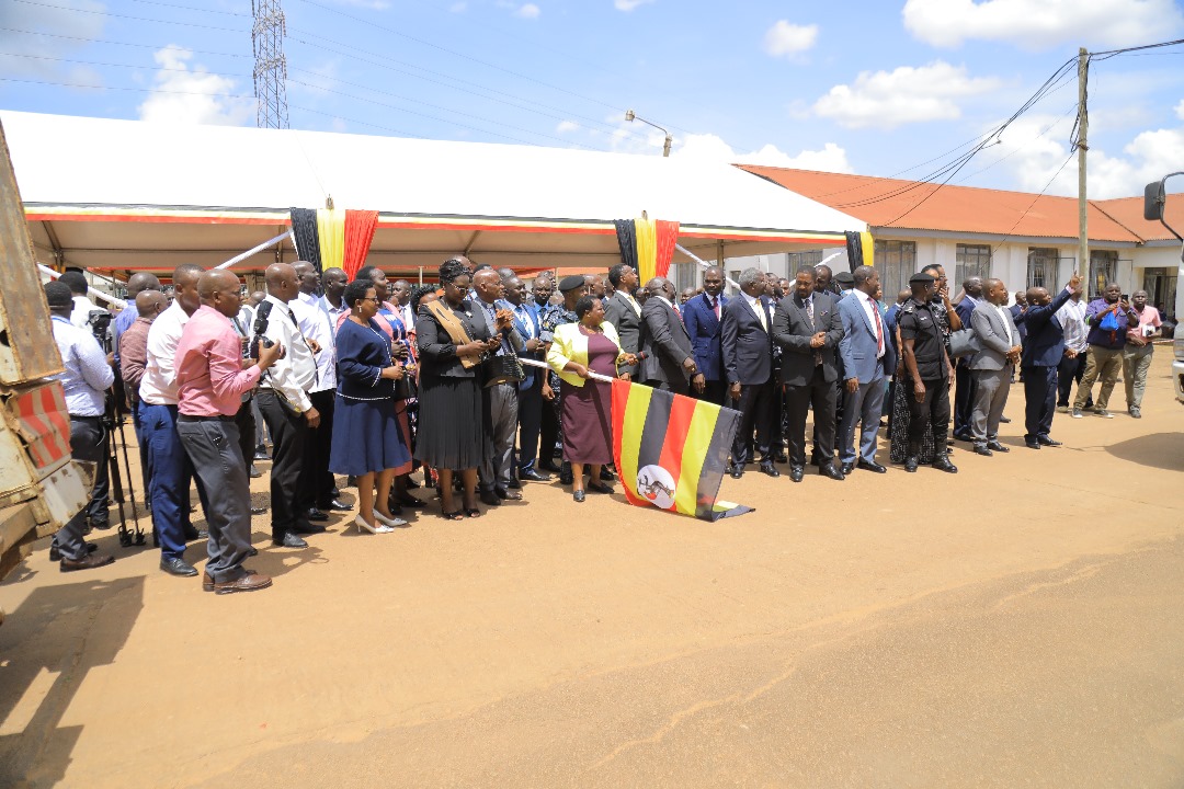 The RT. Hon. Prime Minister @R_Nabbanja has flagged off road equipment procured from Japan for the 14 newly formed Districts. The new Districts have each received a Wheel Loader & Motor grader pending procurement of the other equipment that makes a complete road unit. @OPMUganda