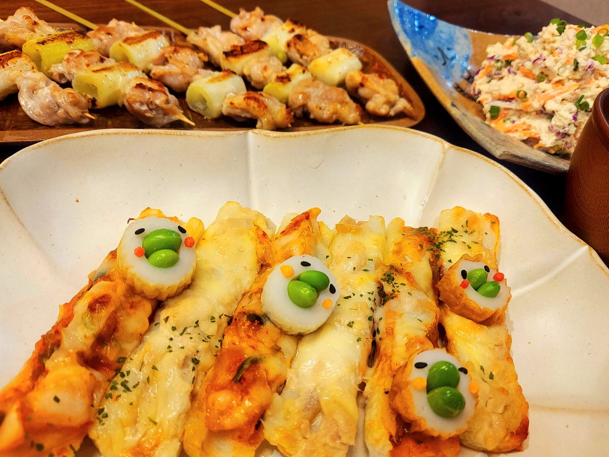 今夜は、
✰鶏ハラミ串焼き
✰おからサラダ
✰ちくわボート
・ｷﾑﾁﾁｰｽﾞ
・ﾂﾅﾏﾖﾁｰｽﾞ
✰あおさ海苔なめこ汁
                    です( '༥'  )
#料理記録
#おうちごはん
