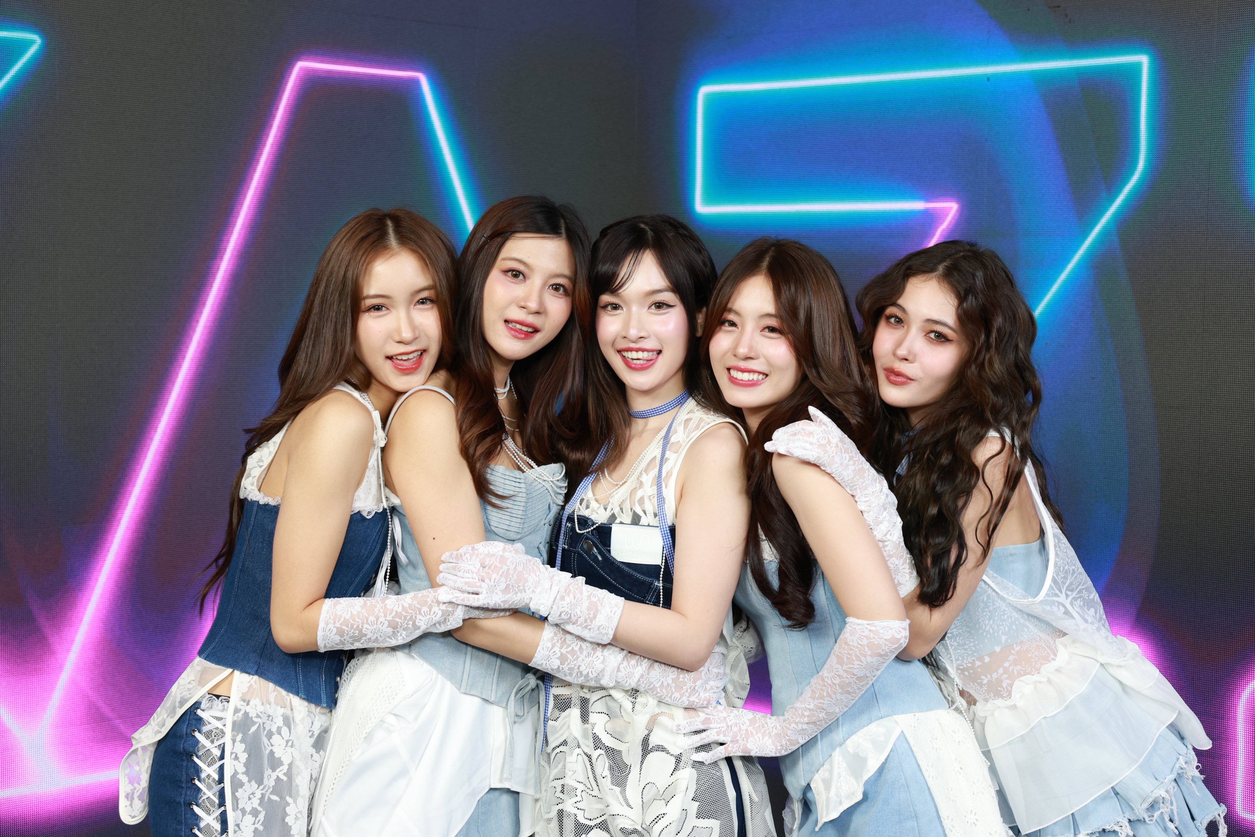 GNnPmAmbYAAeei0?format=jpg&name=4096x4096