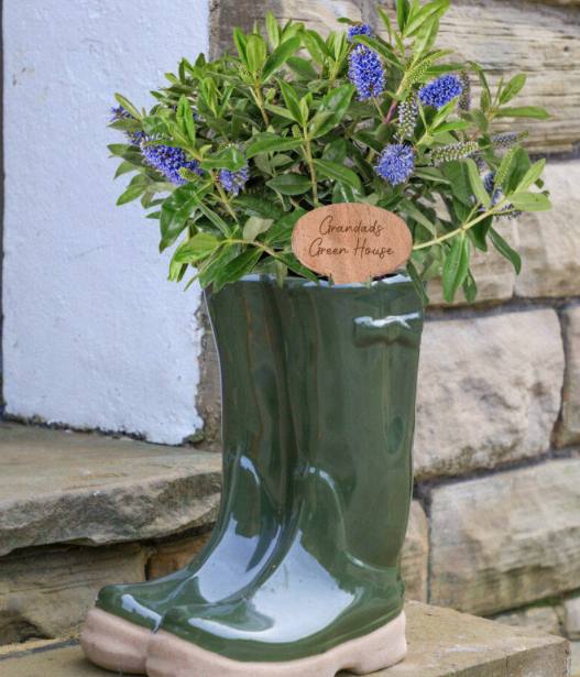 Any #SocialFarming enterprises including the activity of making planters out of old leaky wellies? If so, we have 30+ available.