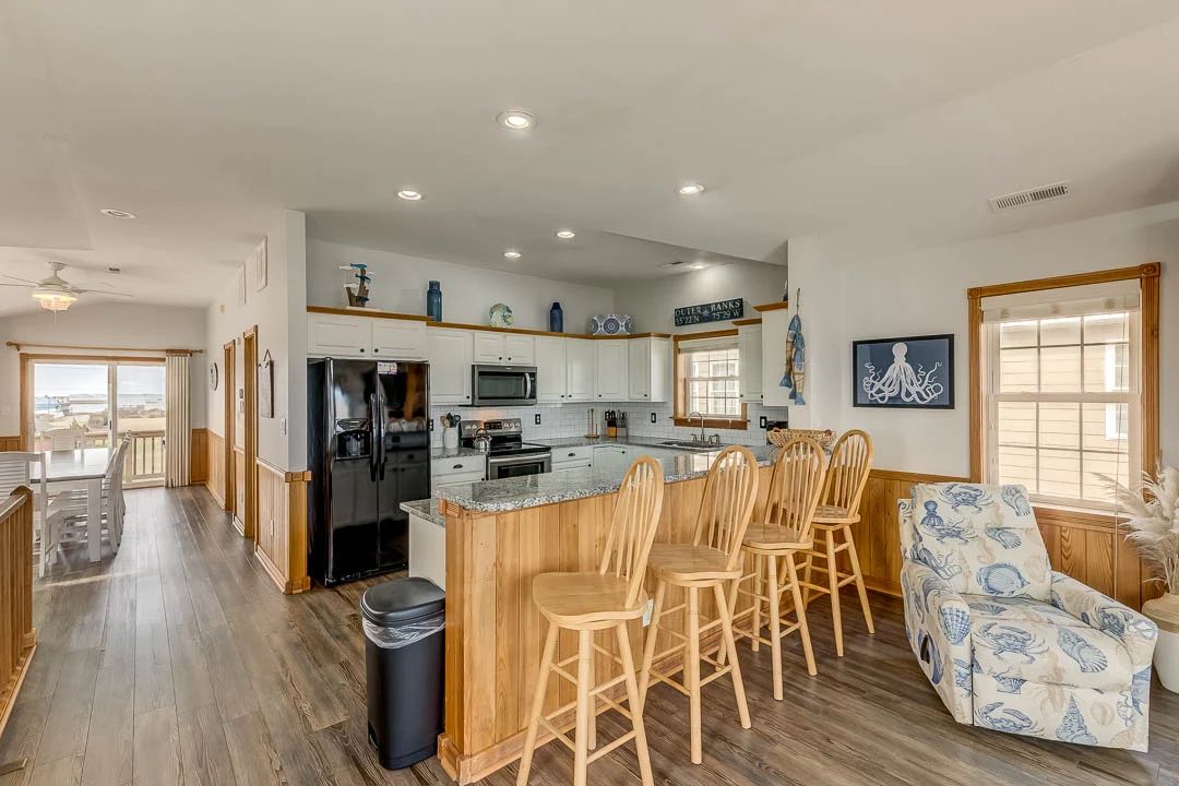 🏝️ Treasure Island 🏝️
🌎 Nags Head, Outer Banks 🌊 570 ft. to the Beach 
6 🛏️ 5.1 🛁 Dog Friendly, Hot Tub, Keyless Entry, Private Pool, & more! 
🔗 For Full Details: buff.ly/3JR3jG8

#OuterBanksBlue #OuterBanks #OuterBanksVacation #iLoveOBX #VacationRental