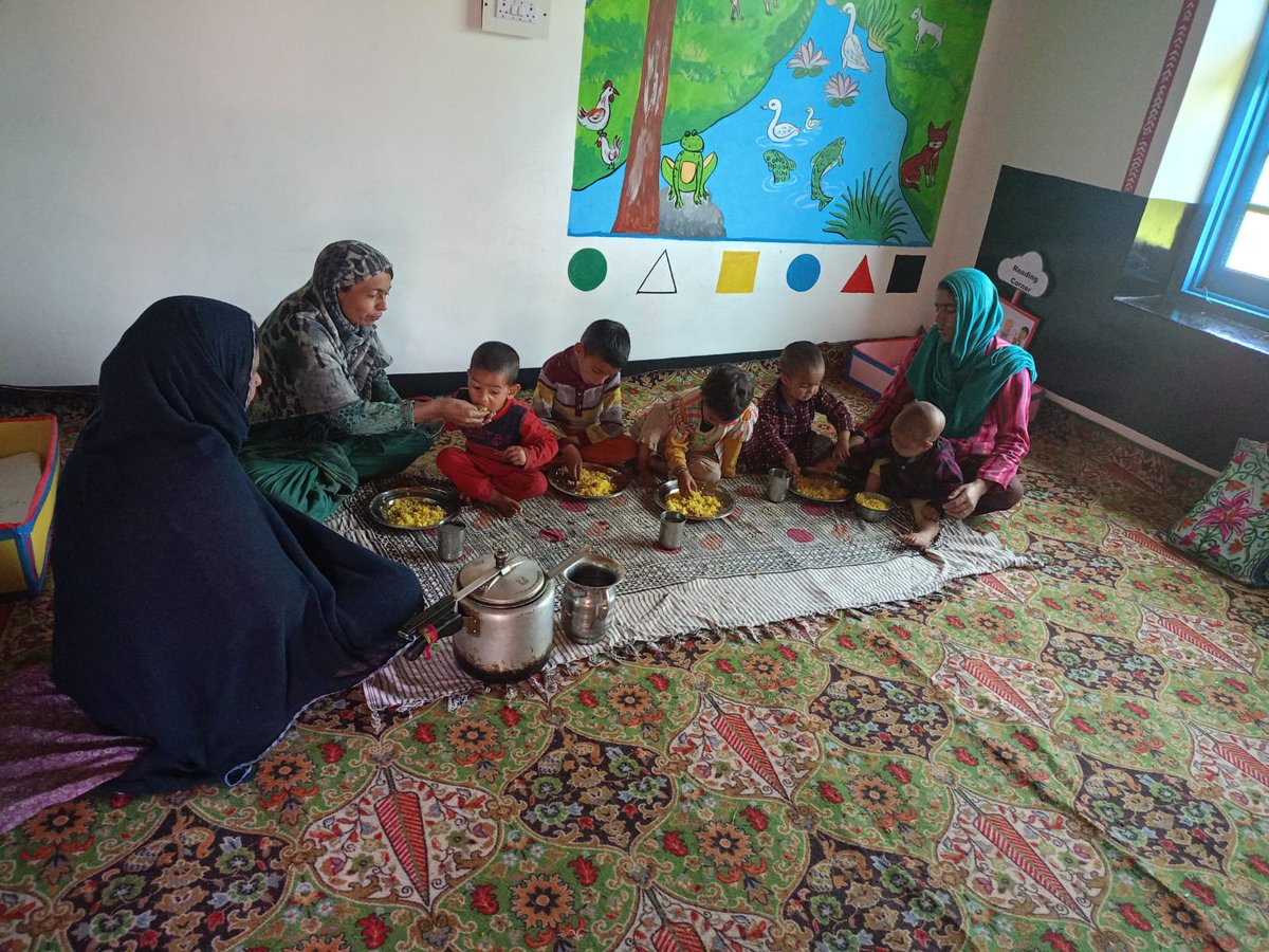 Visuals of Elementary Childhood care and Education, Pre-School Activities, Poem reciting and Serving Hot Cooked Delicious meal across all four Poshan Projects of District Ramban. @dcramban @diprjk @DIPRRambandic @JkicdsMission @MinistryWCD