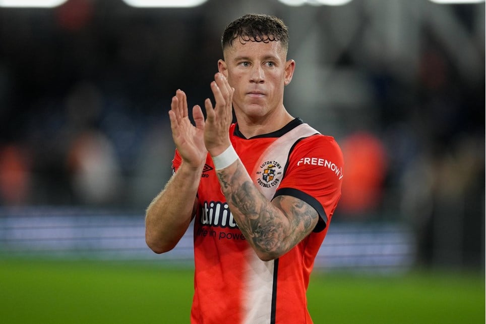 I'm already at peace with Ross Barkley leaving the club but if he stayed he would have the Championship on strings

#LutonTown #COYH