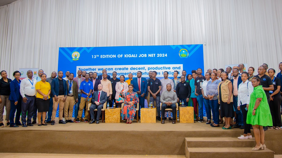 City of Kigali (@cityofkigali) on Twitter photo Umuyobozi w'Umujyi wa #Kigali <a href="/dusengiyumvas/">Samuel DUSENGIYUMVA</a> yavuze ko Umujyi washyizeho ingamba zitandukanye zo gukemura ikibazo cy’ubushomeri harimo urubuga ruhuza abatanga imirimo n'abayikeneye kugira ngo harebwe amahirwe aboneka ku isoko ry’umurimo.
#KigaliJobNet2024 Umuyobozi w'Umujyi wa #Kigali <a href="/dusengiyumvas/">Samuel DUSENGIYUMVA</a> yavuze ko Umujyi washyizeho ingamba zitandukanye zo gukemura ikibazo cy’ubushomeri harimo urubuga ruhuza abatanga imirimo n'abayikeneye kugira ngo harebwe amahirwe aboneka ku isoko ry’umurimo.
#KigaliJobNet2024