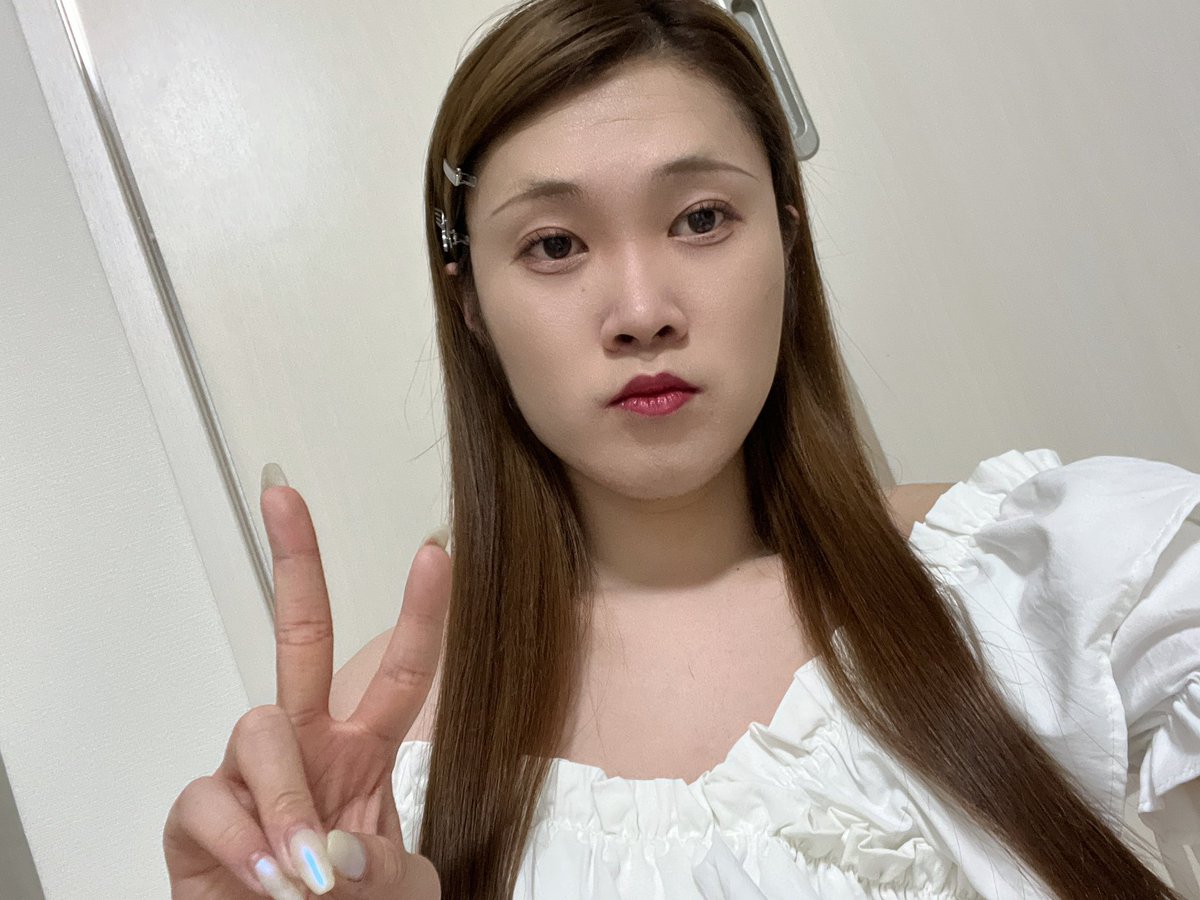 pgjtd278's tweet photo. うたって女王様👑？お姫様👸？

やっぱり、白の服って可愛いよね！ https://t.co/PYStZ3LWFj