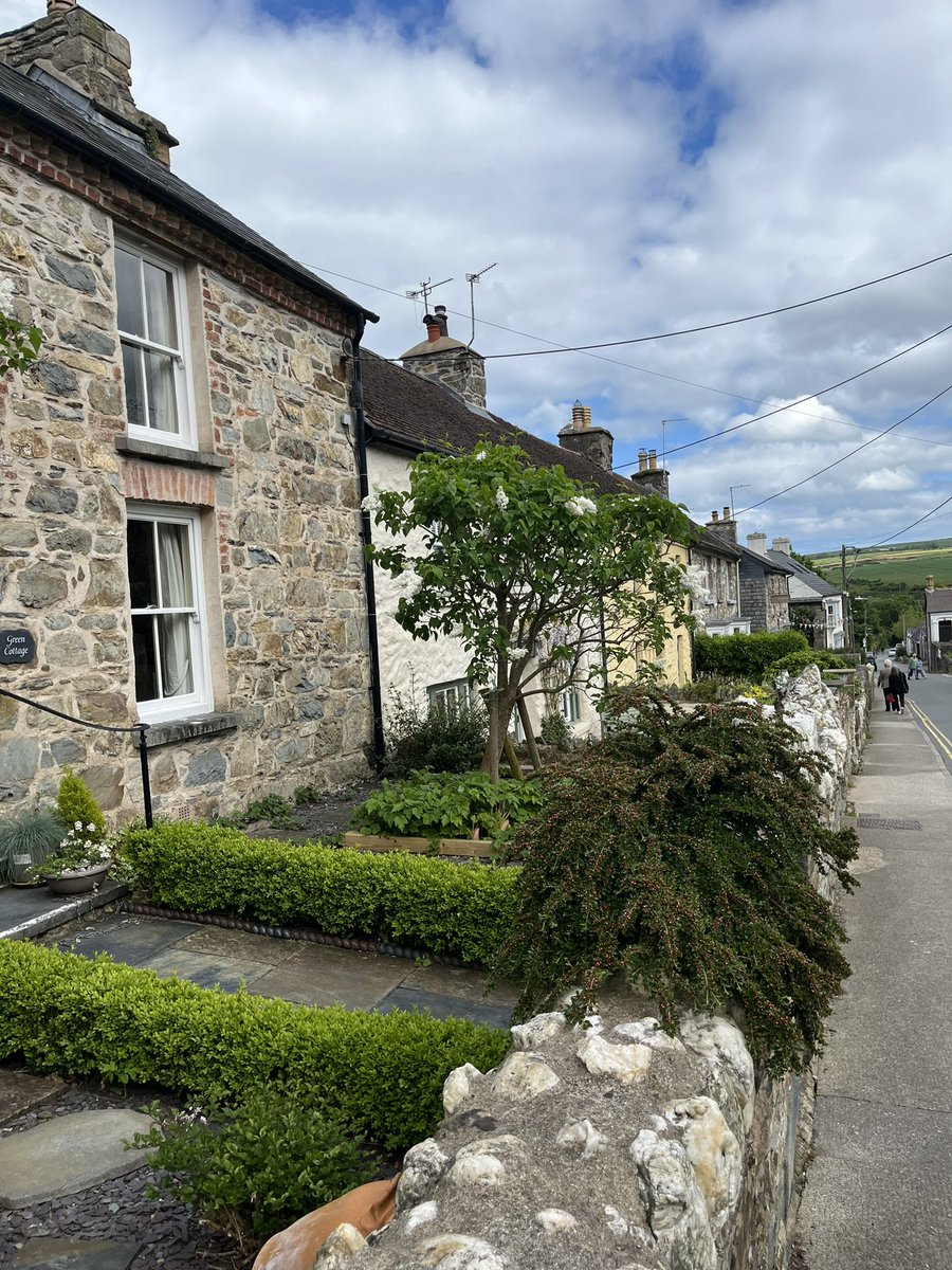 Out viewing properties for clients who are downsizing #homesearch #Propertyfinder #buyingagent #Pembrokeshire #Ceredigion #Carmarthenshire #moving