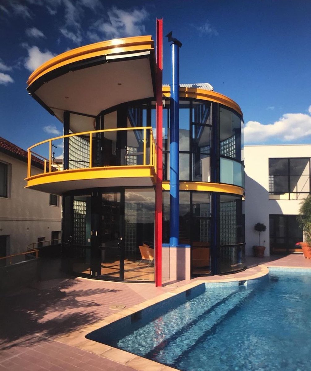 An early ‘90’s modernist home with primary colors and glass blocks 

📍Sydney, Australia