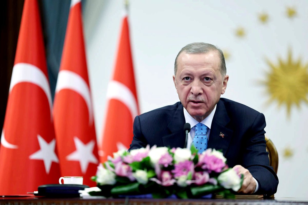 BREAKING: 

🇹🇷🇮🇱 Erdogan:

'Do not assume that Israel will stop in Gaza. If not stopped, this rogue state, this terrorist state, will sooner or later set its sights on Anatolia with its delusions of the promised land.

Israel is attacking us. In Gaza, Hamas is defending the front