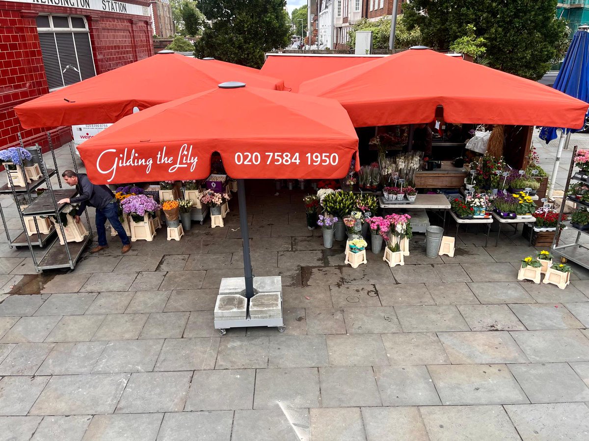 Gilding the Lily is a stunning florist situated just opposite South Kensington tube station in London.  Yesterday we delivered four large umbrellas with all the accessories, such as heating, light, portable bases, winding handles, storage bags with
radiantblinds.co.uk/4-x-umbrellas-…