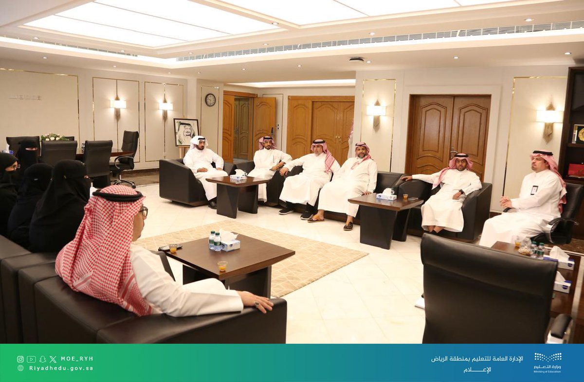 #زيارة| استقبل المدير العام لـ #تعليم_الرياض عددًا من منسوبي الأمانة العامة لإدارات التعليم بالوزارة.
