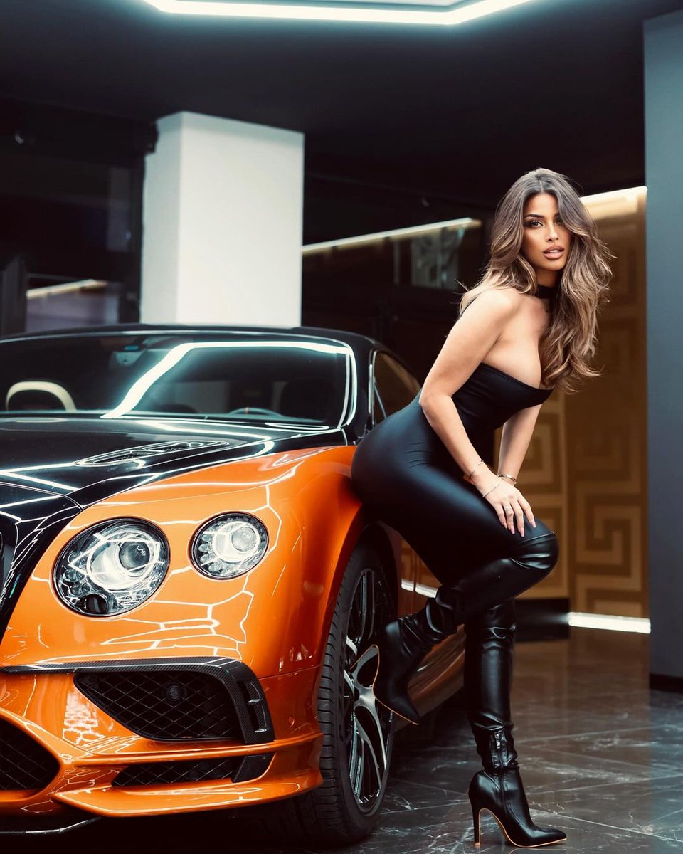 Girl & Bentley Continental GT 📷
#bentley #continentalgt #bentleycontinental #cargirl #girlboss #girlstyle #girlpower #luxurycars #luxurylife #luxurylifestyle
Bentley Car  🥰