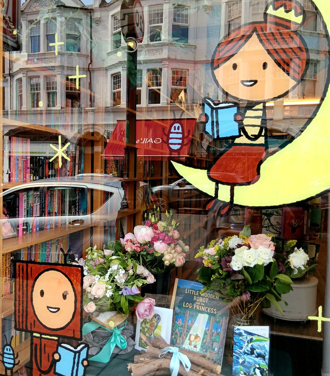 We keep getting the most beautiful flowers sent after our Best Bookshop #Nibbies win, @tomgauld your gorgeous forest window is blooming! Thank you to the @PuffinBooks and @KidsBloomsbury!